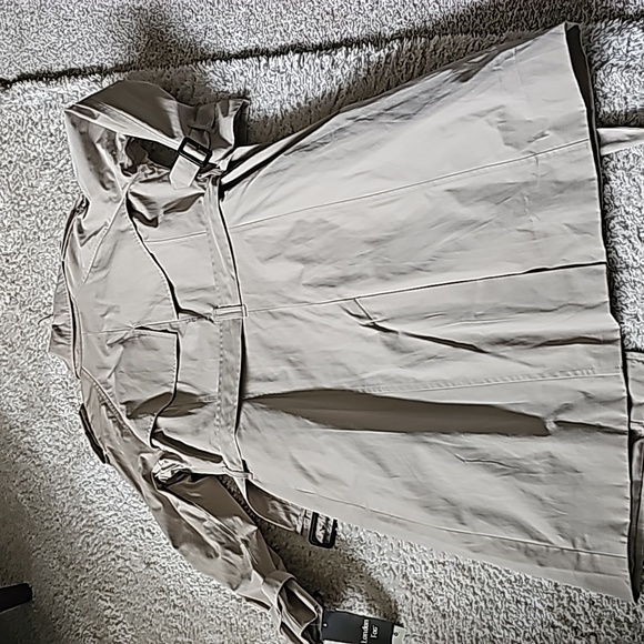 NEW London Fog Trench Coat. W/Removable Liner, Tan, XL - Picture 5 of 8